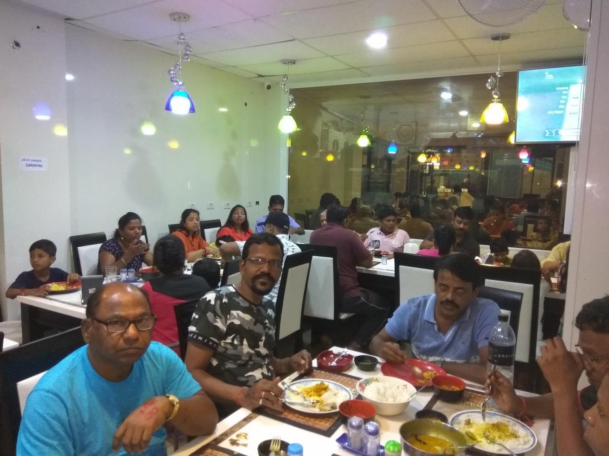 Hari Om Delhi Darbar Hotel Pattaya Buitenkant foto